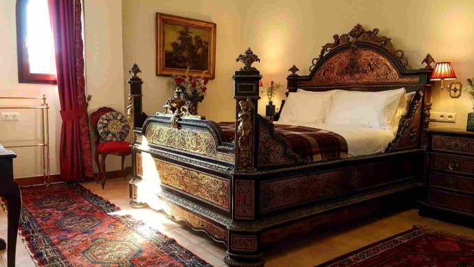 hacienda-buenavista house gothic bed