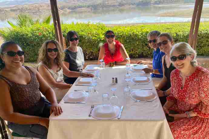 Marrakech-Pilates-group having lunch